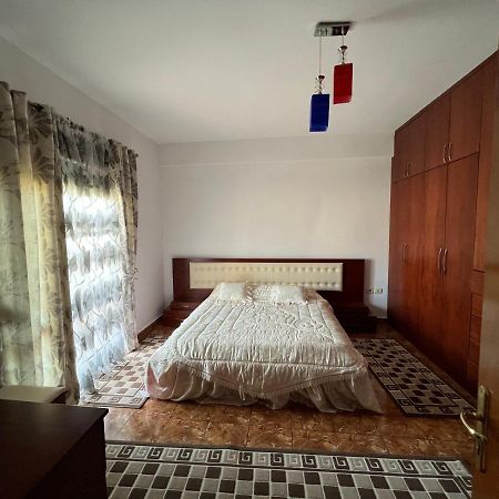 Entire Apartment Castle View ベラト エクステリア 写真