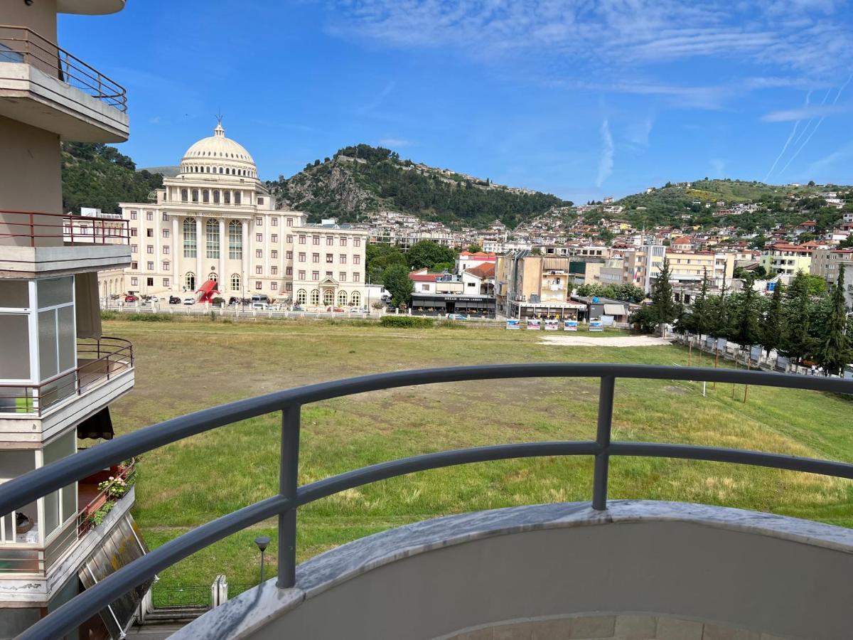 Entire Apartment Castle View ベラト エクステリア 写真