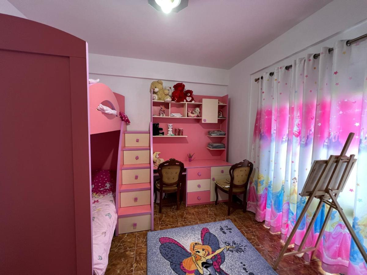 Entire Apartment Castle View ベラト エクステリア 写真