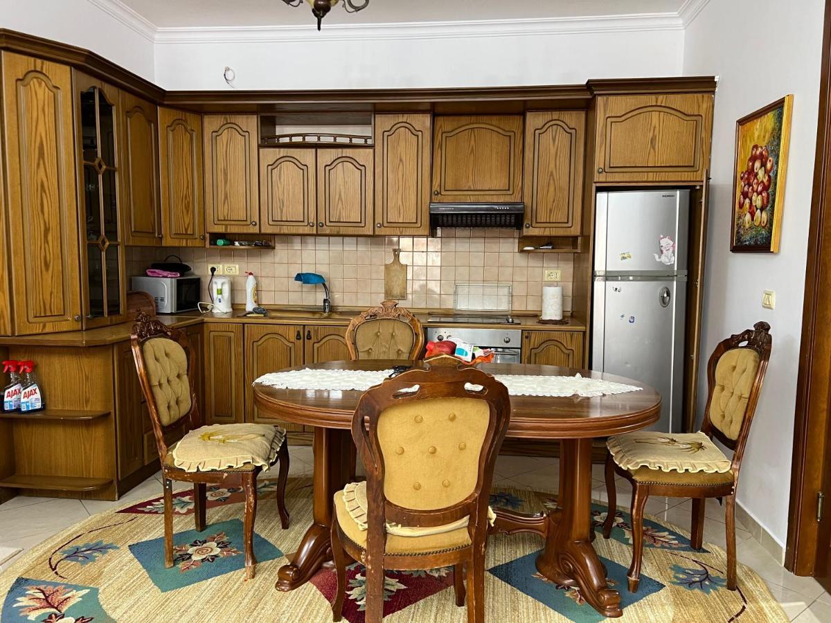 Entire Apartment Castle View ベラト エクステリア 写真